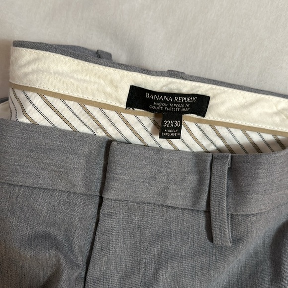 Banana Republic Chinos - Picture 3 of 3